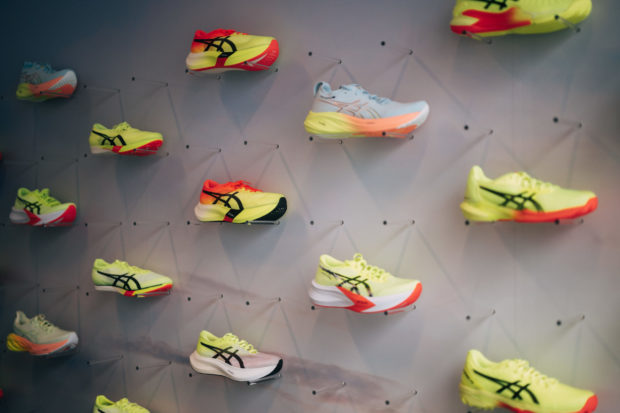 Towards mass customization of high-end sneakers with Dassault Systèmes and Asics